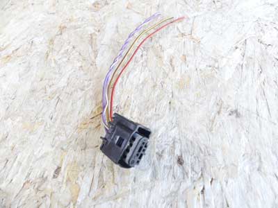 Mercedes Black 4 Pin 4 Wire Connector 2105404381